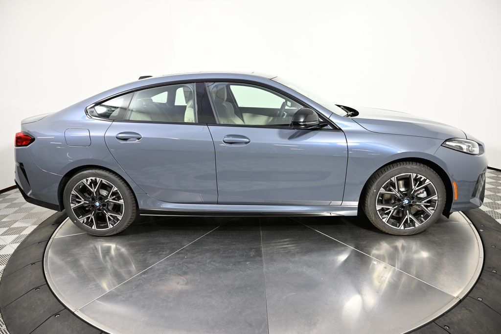 Thumbnail: 2026 BMW 2 Series - 6