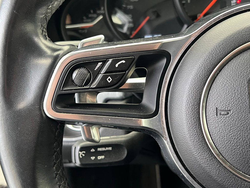 Thumbnail: 2017 Porsche 911 - 8