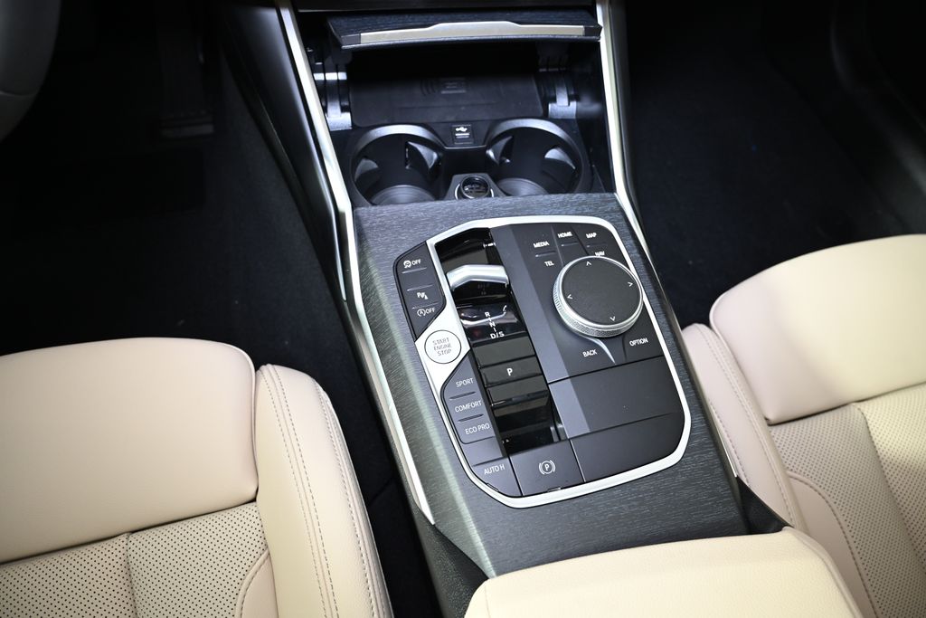 Thumbnail: 2026 BMW 3 Series - 19