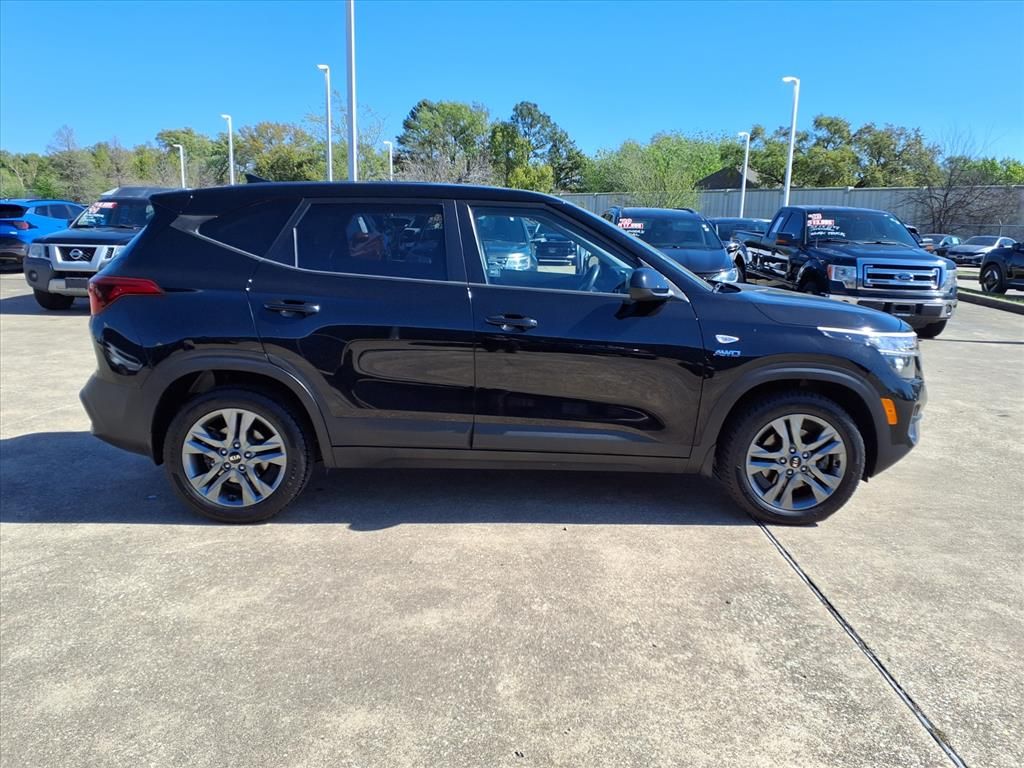 2021 Kia Seltos LX - 5