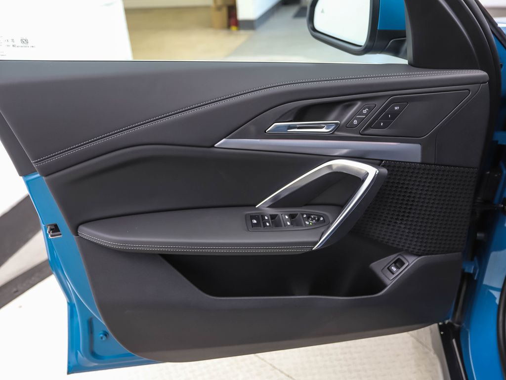 2025 BMW X1 xDrive28i 9