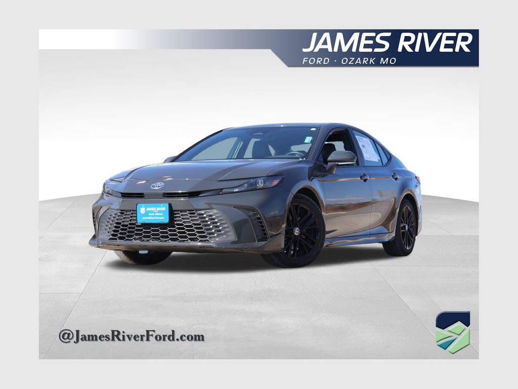 2025 Toyota Camry SE FWD