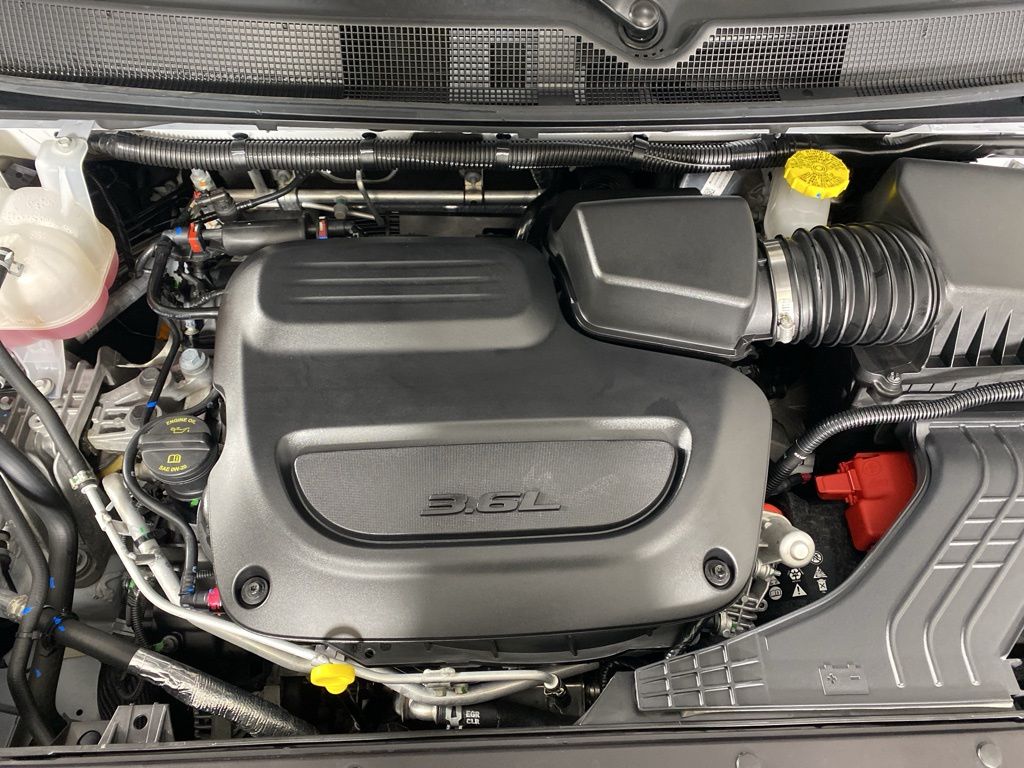 Used 2026 White Chrysler Select image 28