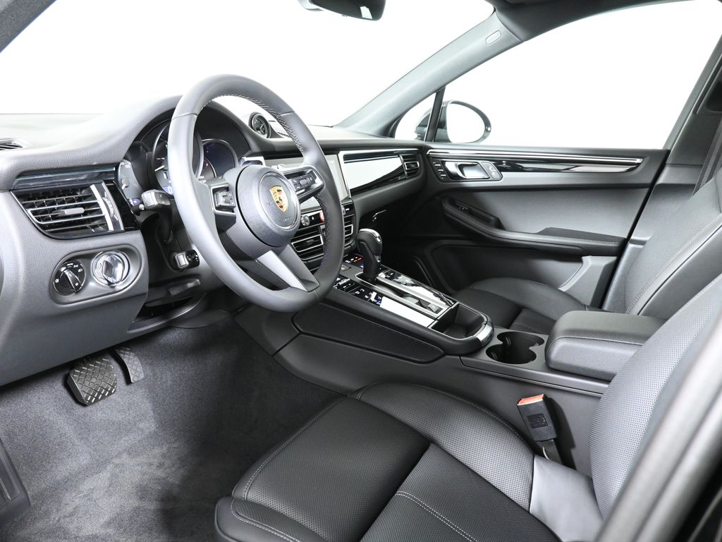 2024 Porsche Macan  4