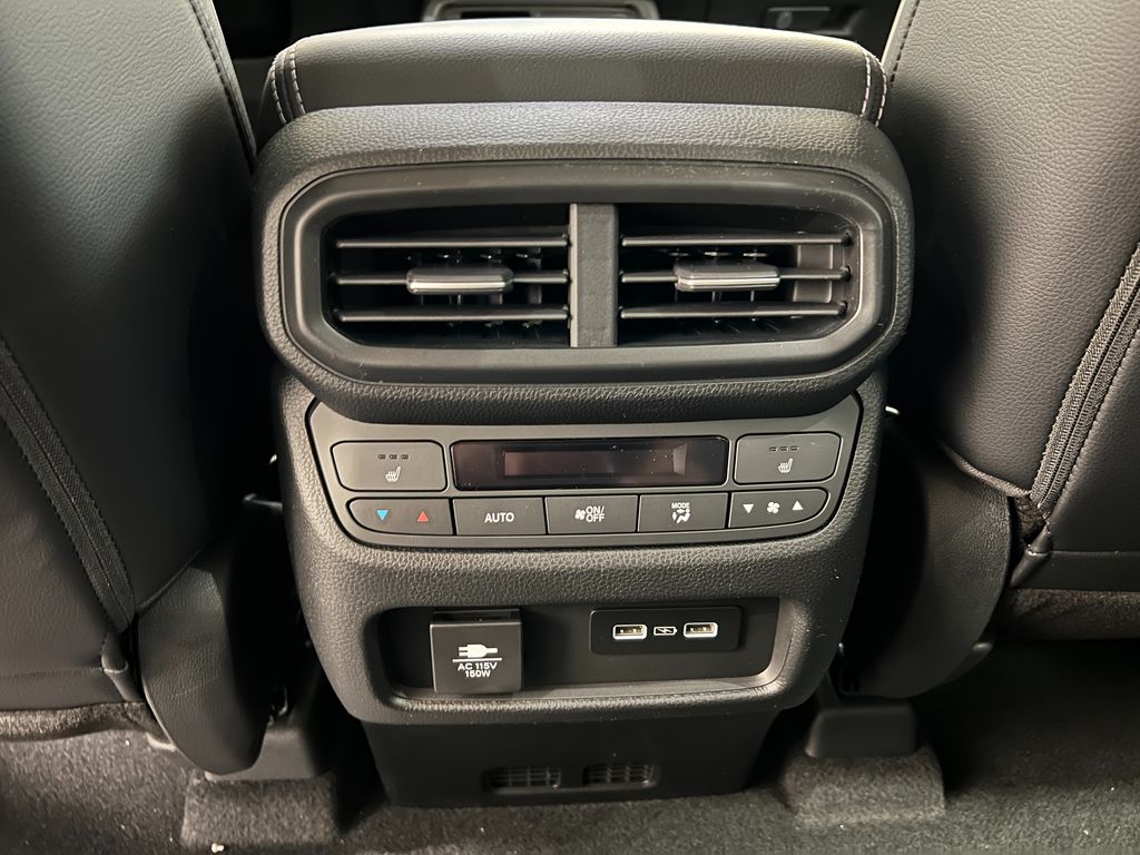 2025 Honda Pilot Elite photo