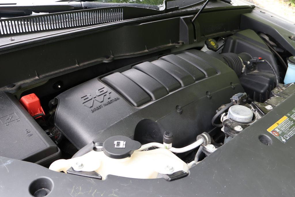 2013 Chevrolet Traverse LS 13