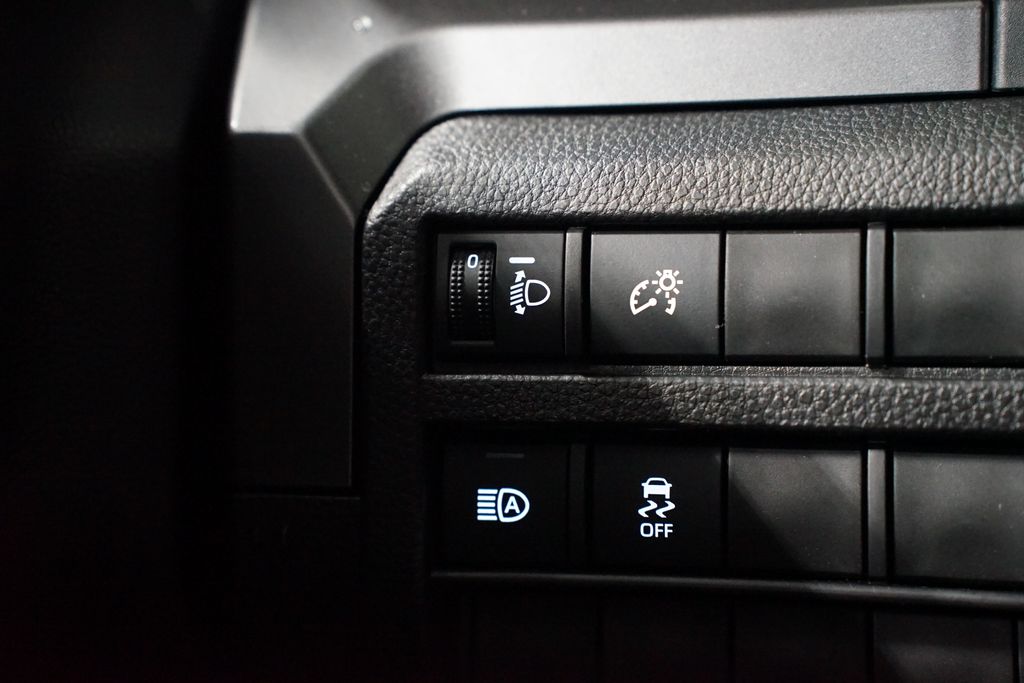 Thumbnail: 2025 Toyota Tacoma - 25