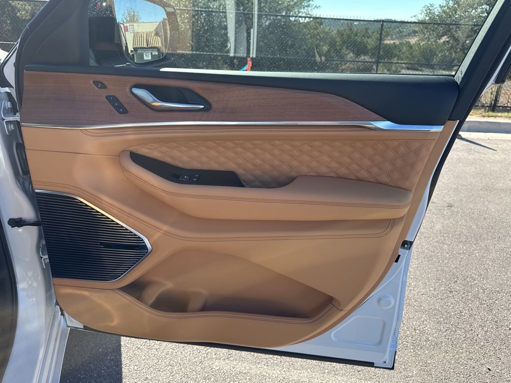 New Car 2025 Jeep Grand Cherokee  Summit For Sale Under $70,000 In Austin, Texas