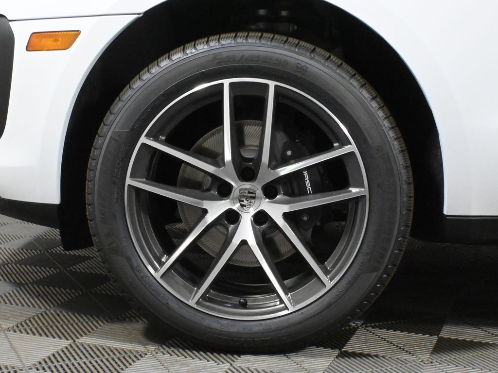 Thumbnail: 2026 Porsche Macan - 13