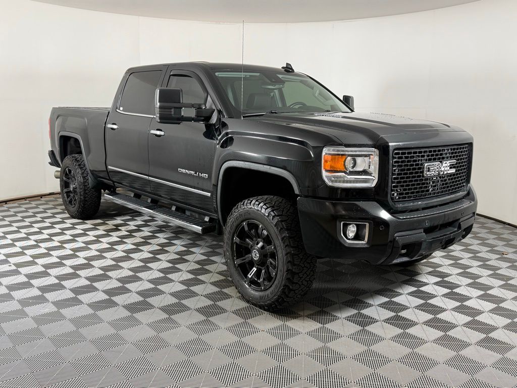 Onyx Black 2015 GMC Sierra 2500HD Denali Crew Cab SB 4WD Pickup Truck Four-Wheel Drive 6-Speed Automatic
