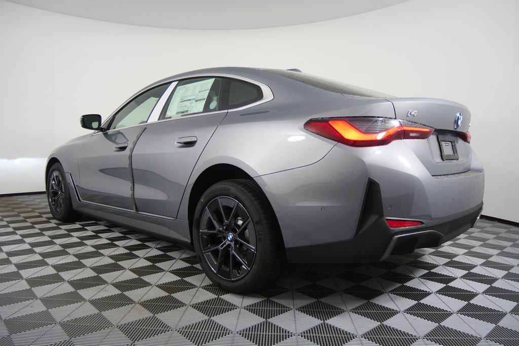 Thumbnail: 2025 BMW i4 - 5