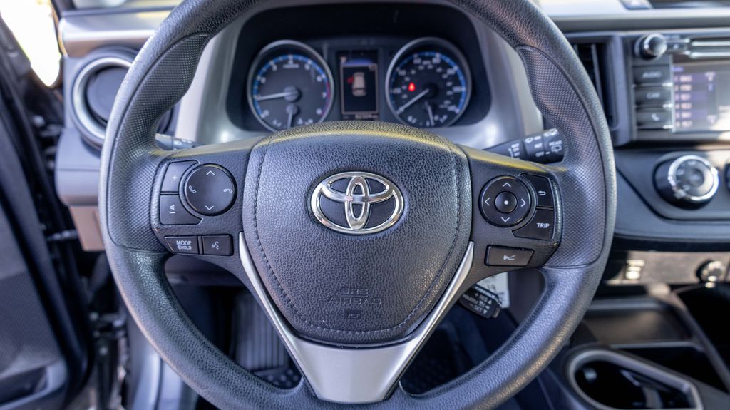 Used 2018 Toyota RAV4 LE 4D Sport Utility