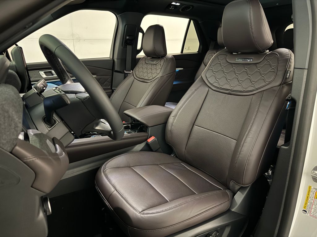 New 2026 White Ford Platinum image 27