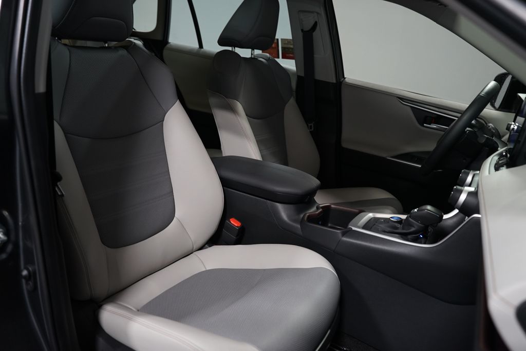 Thumbnail: 2024 Toyota RAV4 - 30