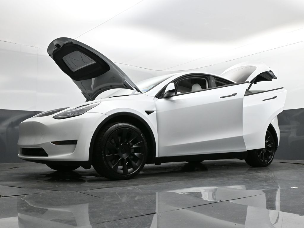 2022 Tesla Model Y Long Range Dual Motor All-Wheel Drive