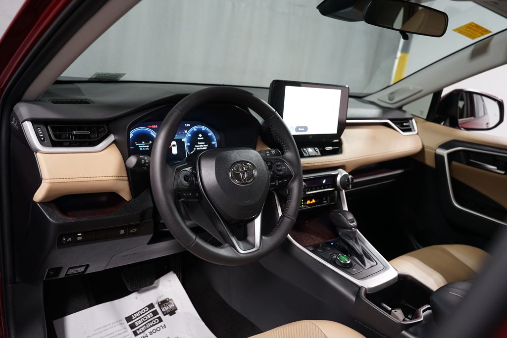 Thumbnail: 2024 Toyota RAV4 - 11