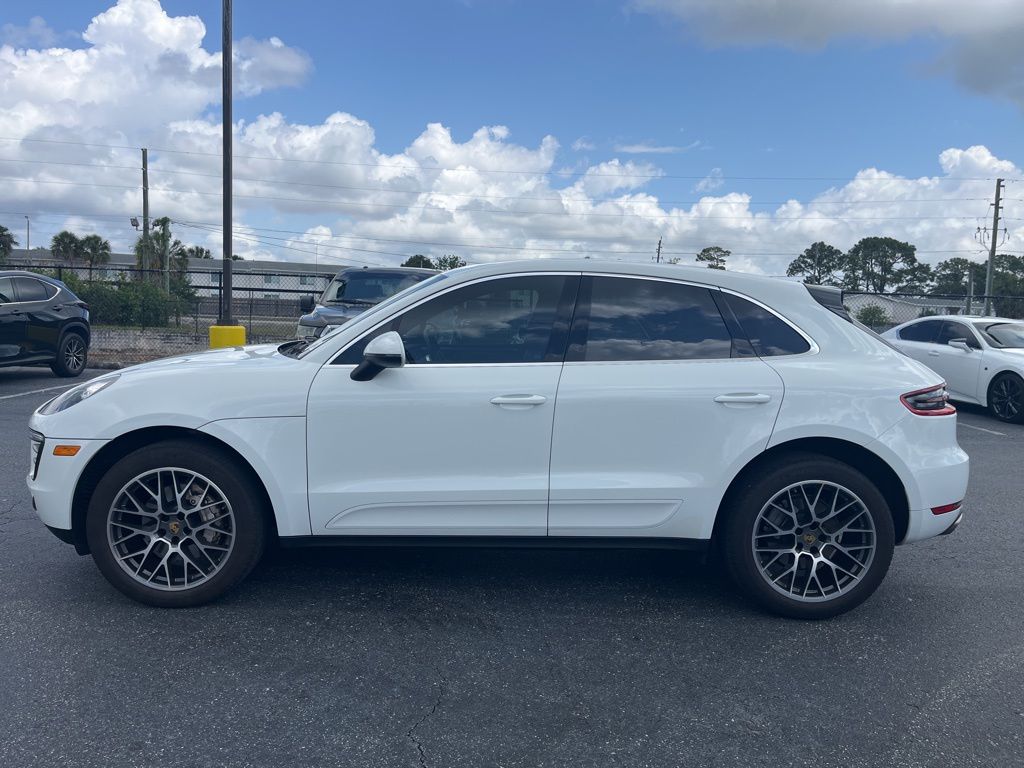 Thumbnail: 2017 Porsche Macan - 2