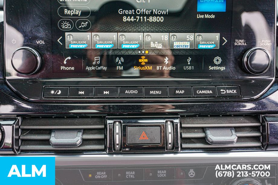Used 2025 White Nissan Platinum image 41