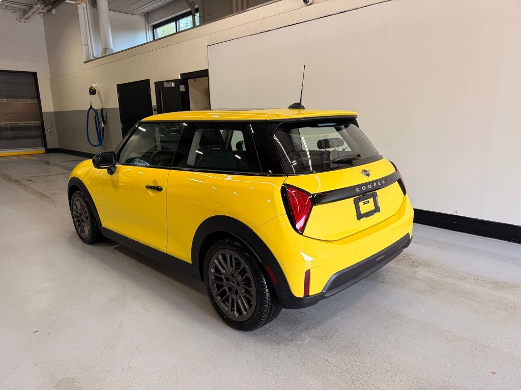 Thumbnail: 2025 MINI Cooper - 3