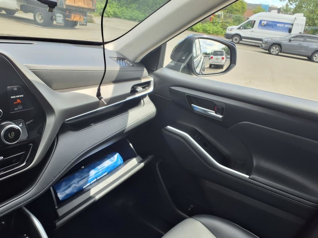 2020 Toyota Highlander XLE photo 17