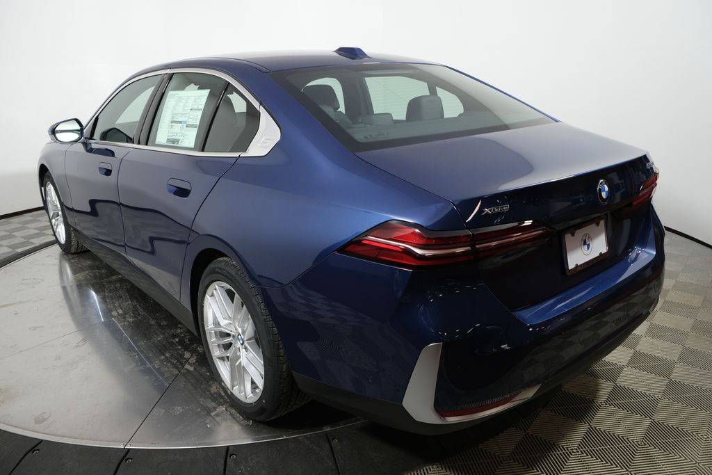 Thumbnail: 2025 BMW 5 Series - 3