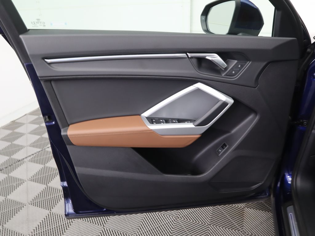 Thumbnail: 2021 Audi Q3 - 24