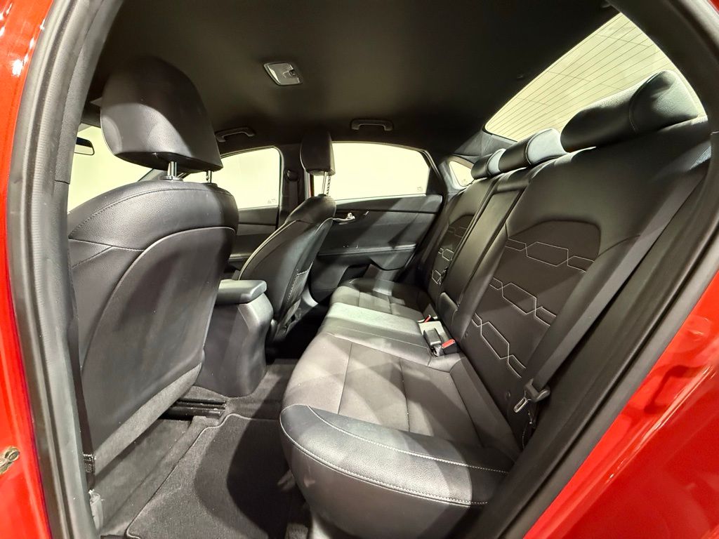 Thumbnail: 2021 Kia Forte - 17