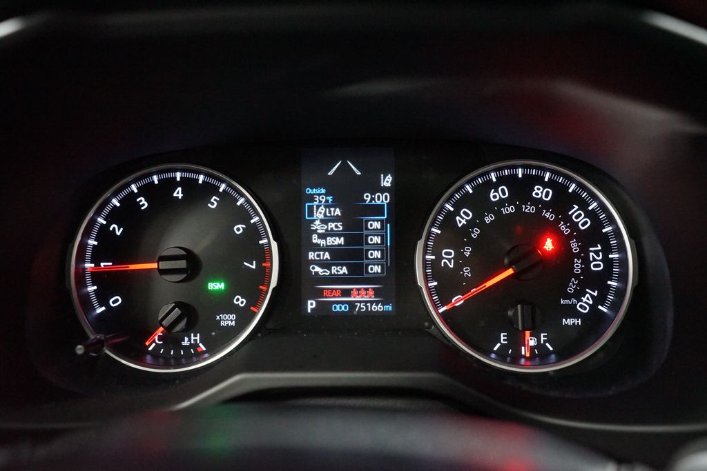 Thumbnail: 2021 Toyota RAV4 - 15