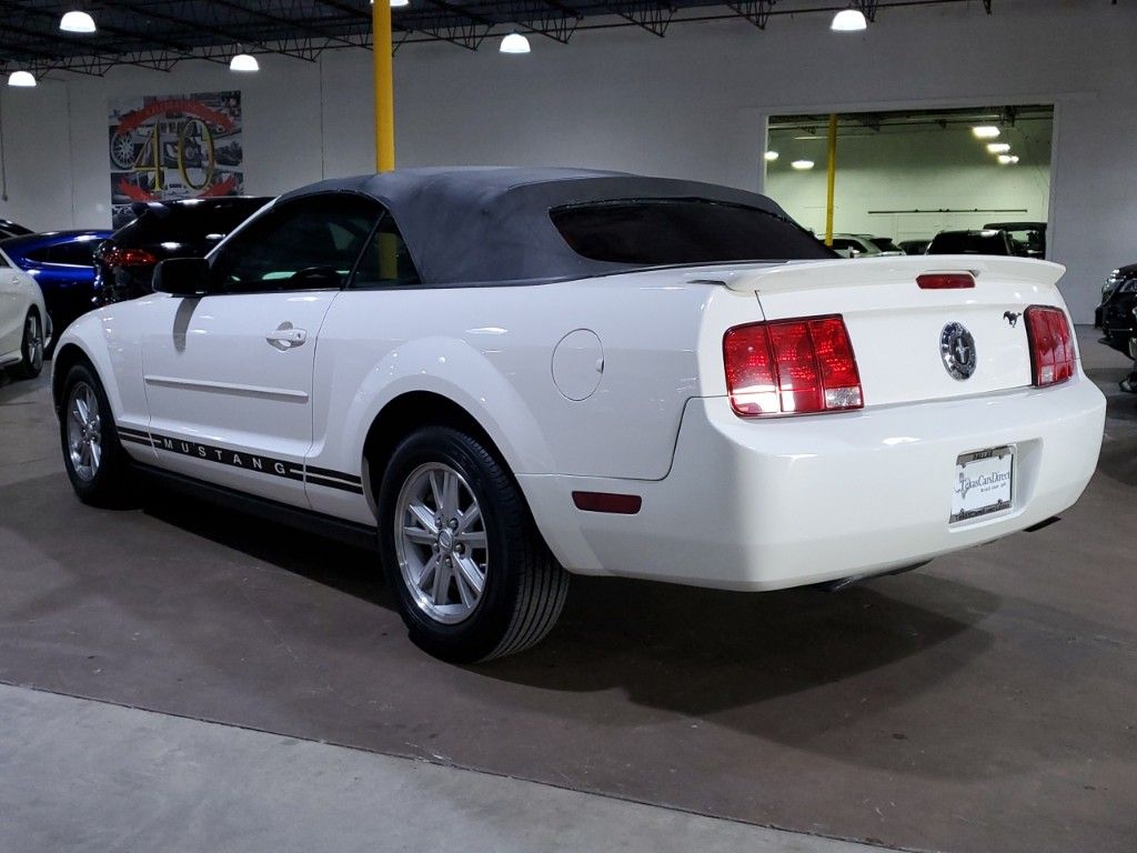 2008 Ford Mustang V6 Deluxe 41