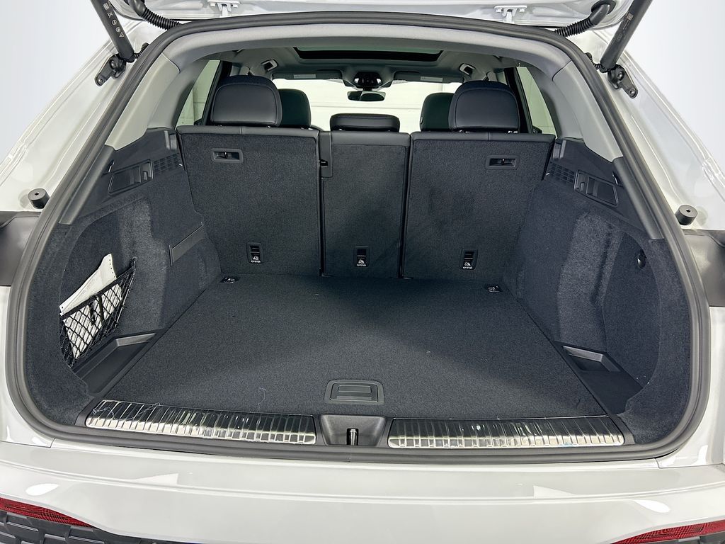 Thumbnail: 2025 Audi Q5 - 27