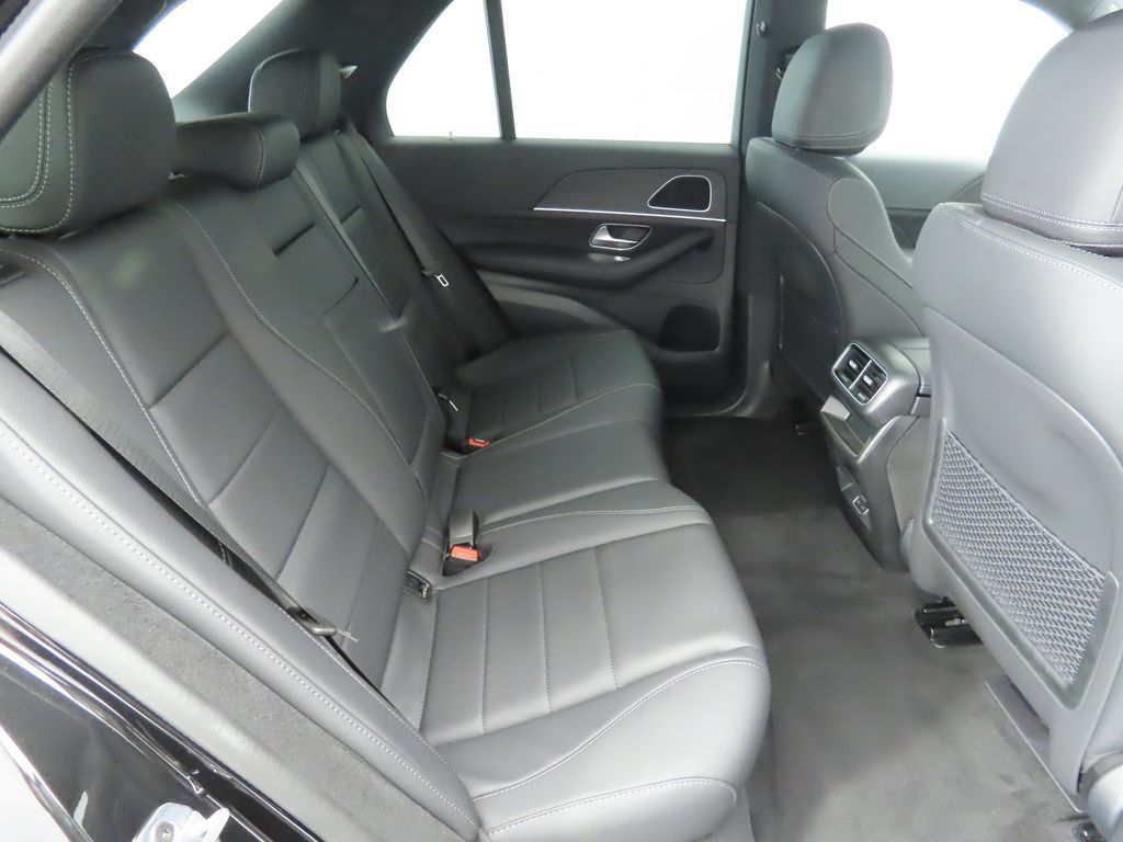 Thumbnail: 2026 Mercedes-Benz GLE - 22