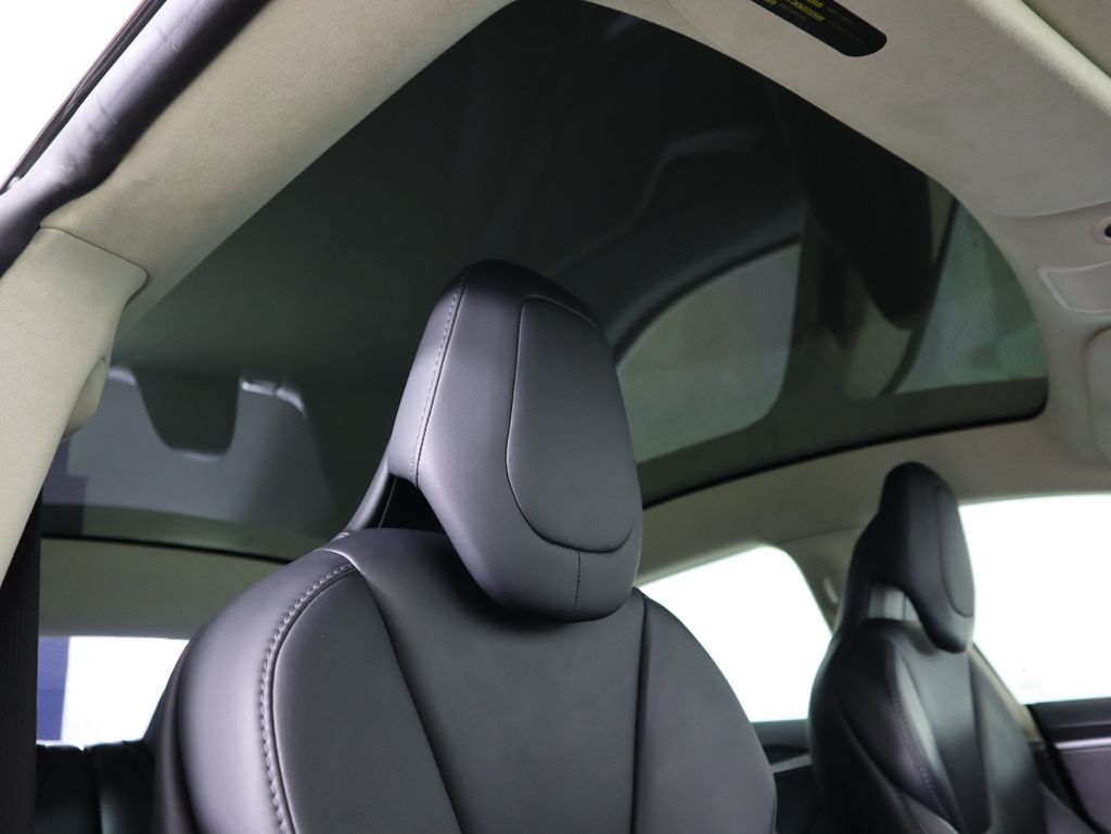 Thumbnail: 2018 Tesla Model S - 19