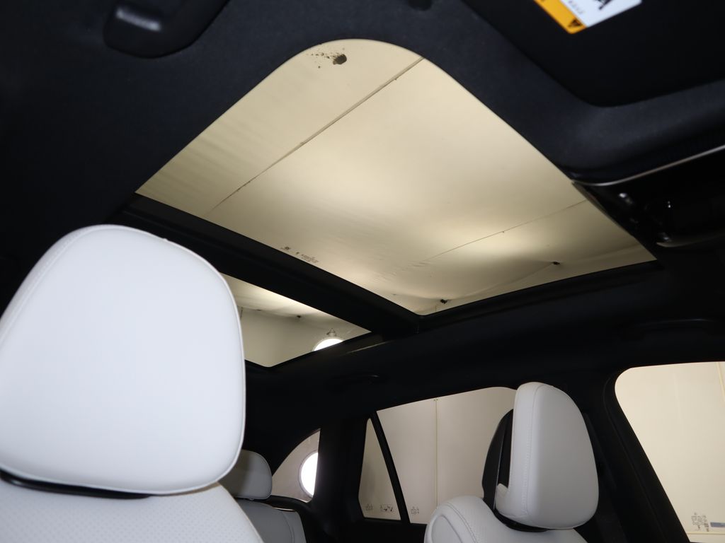 Thumbnail: 2026 Mercedes-Benz GLC - 20