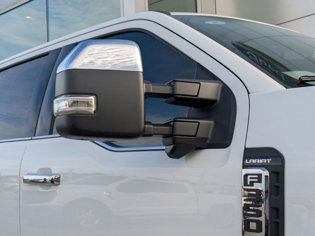 2026 Ford F-350 Super Duty LARIAT
