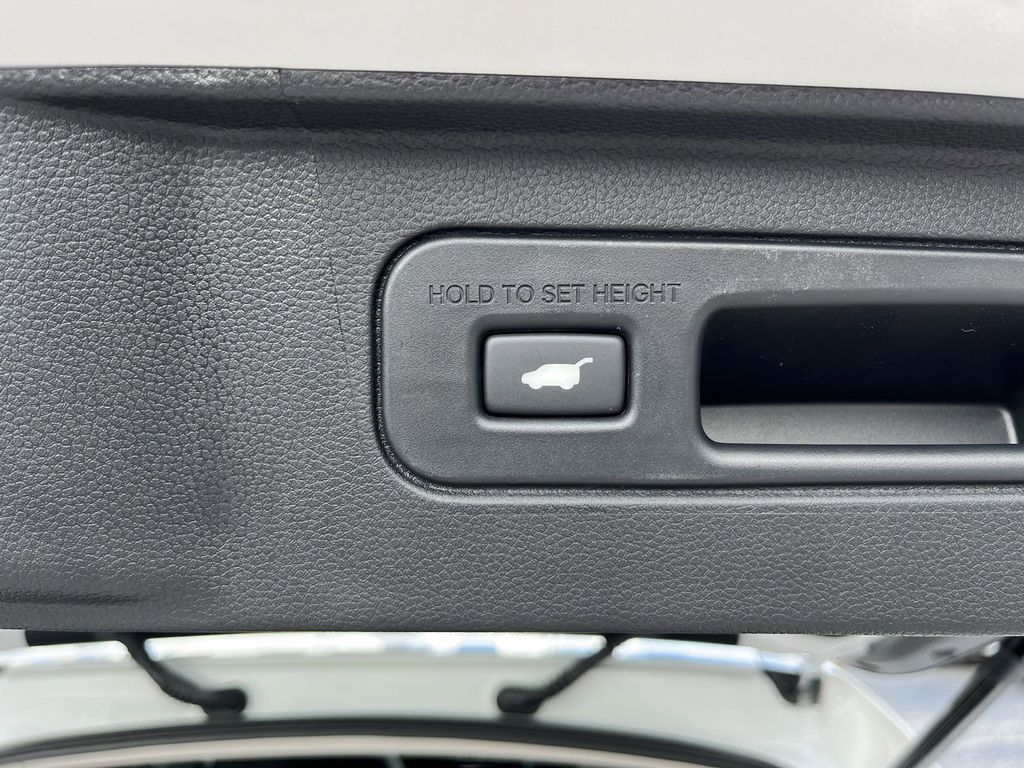 new 2025 Honda Pilot car, priced at $45,648