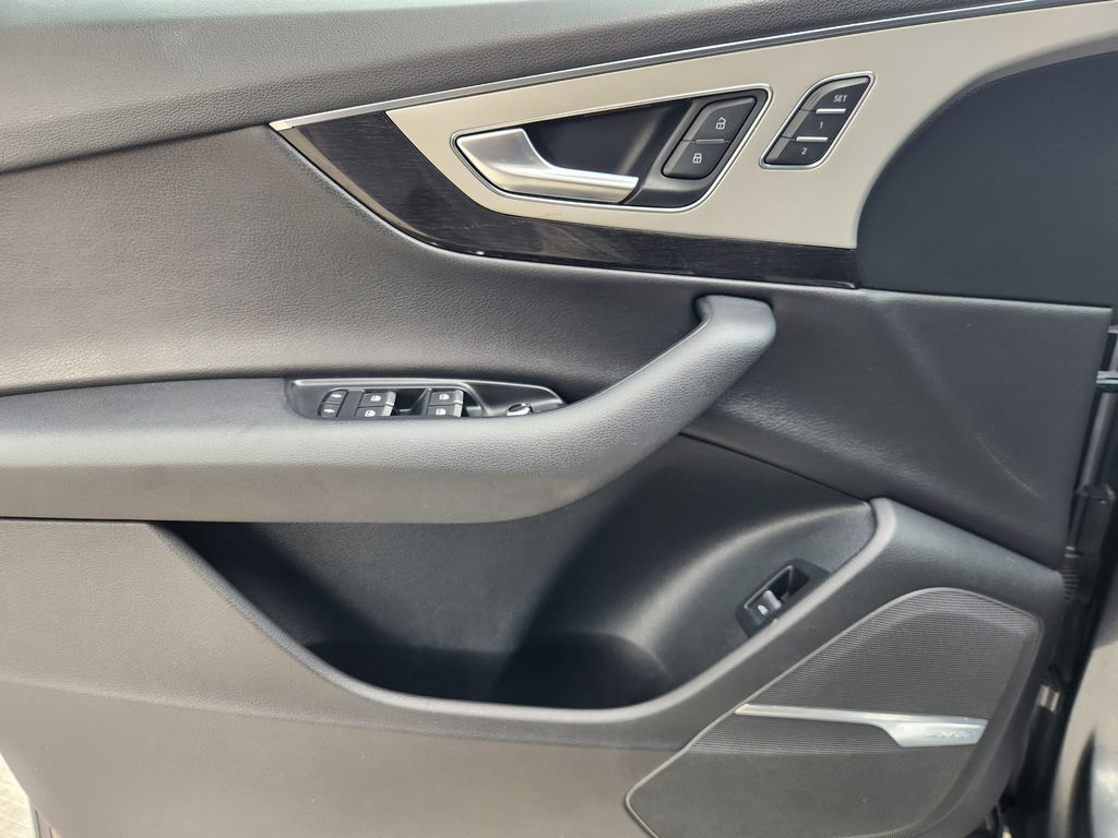 2017 Audi Q7 3.0 TDI Premium Plus Gray at Toyota of Victoria
