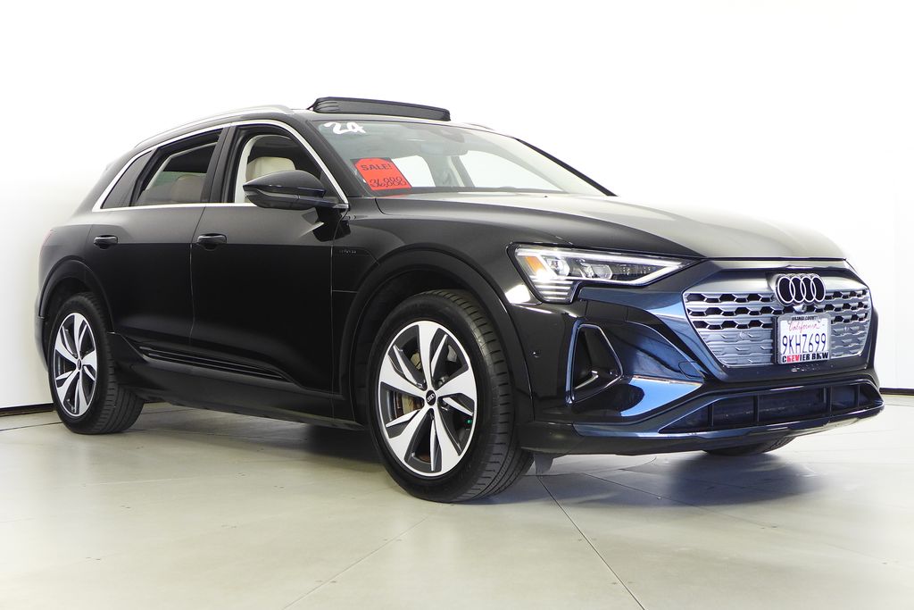 Thumbnail: 2024 Audi Q8 e-tron - 4