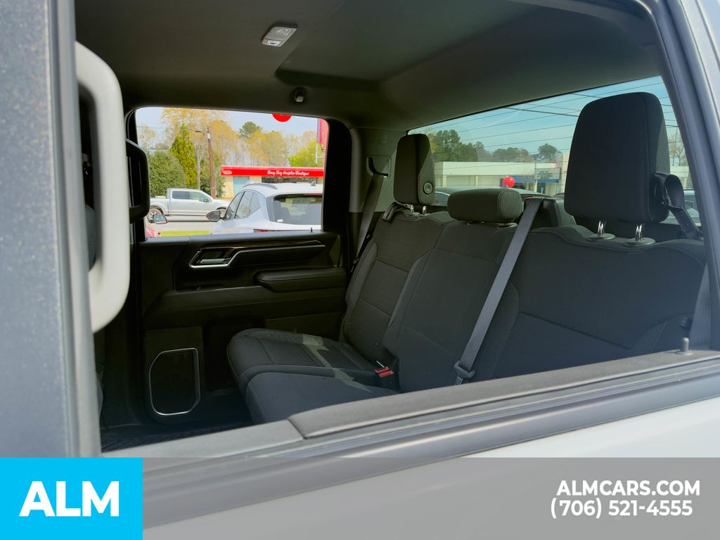Used 2025 Summit White Chevrolet LT image 11