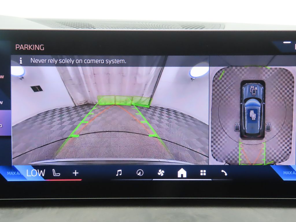 Thumbnail: 2026 BMW X5 - 16