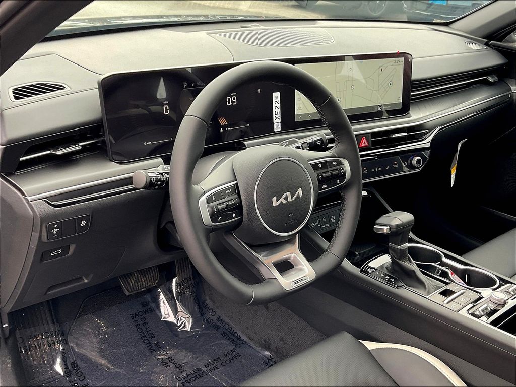 2026 Kia K5 — photo 8