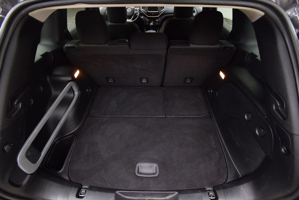 used 2014 Jeep Cherokee car, priced at $7,900