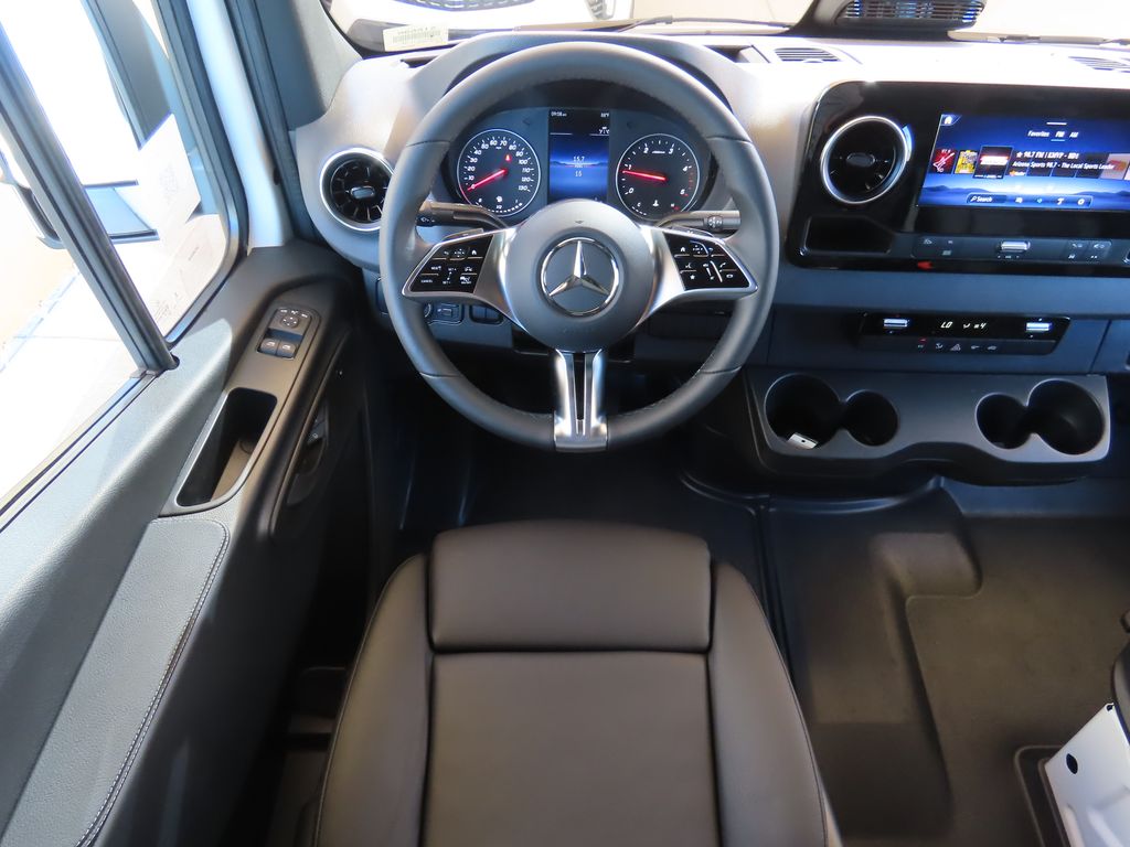 Thumbnail: 2026 Mercedes-Benz Sprinter - 10