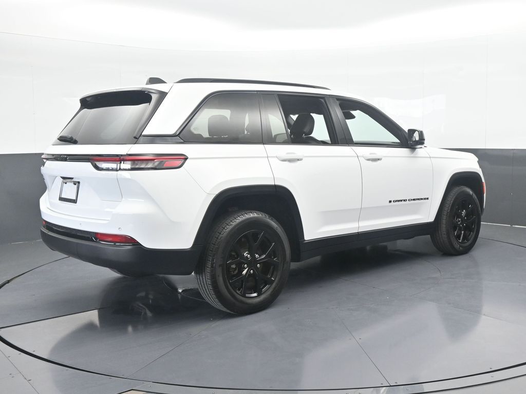 Used 2024 Bright White Clearcoat Jeep Altitude X image 6