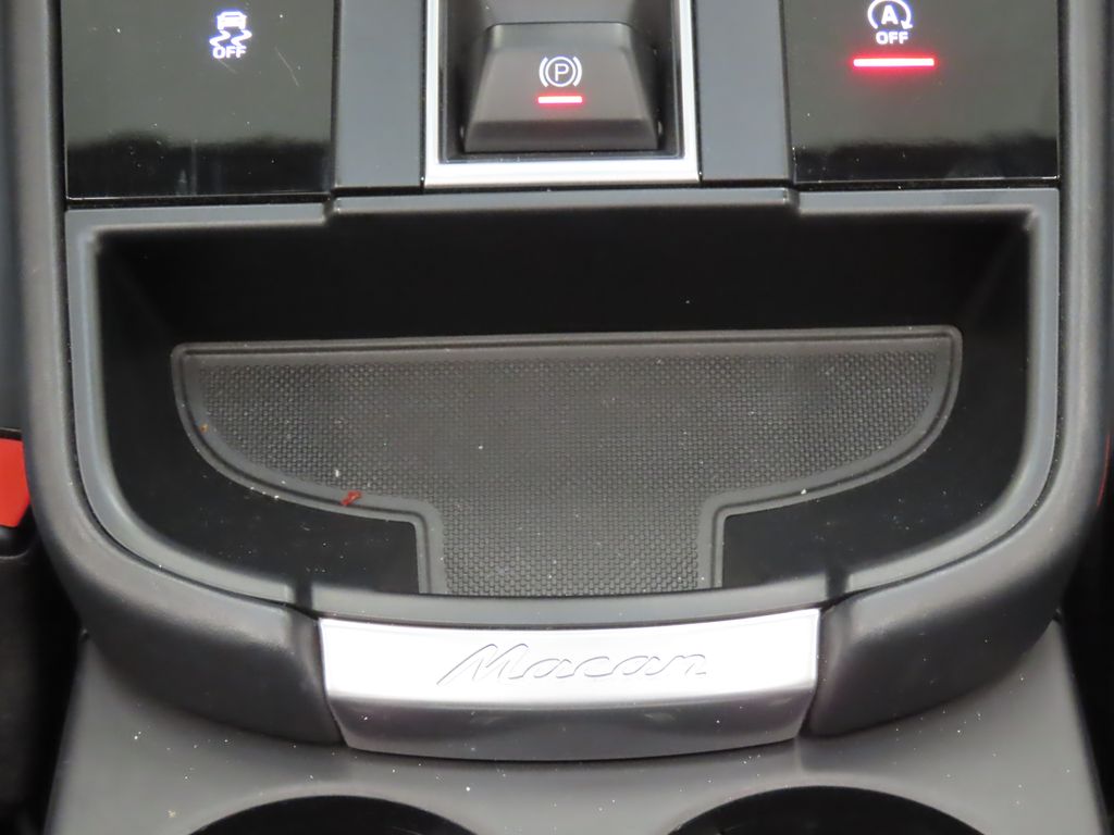 Thumbnail: 2023 Porsche Macan - 28