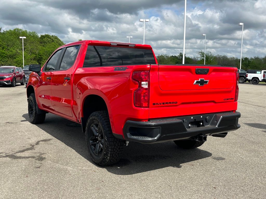 View vehicle photo 3