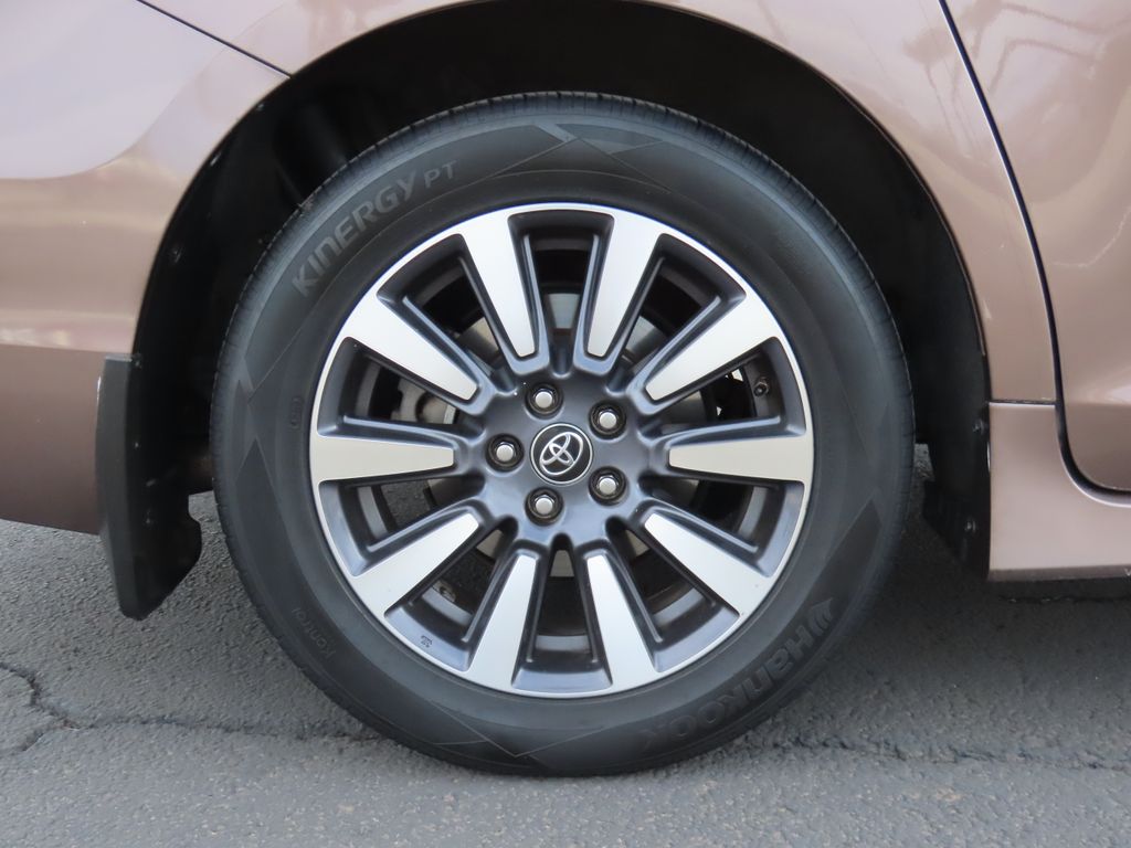 2019 Toyota Sienna SE Premium 30