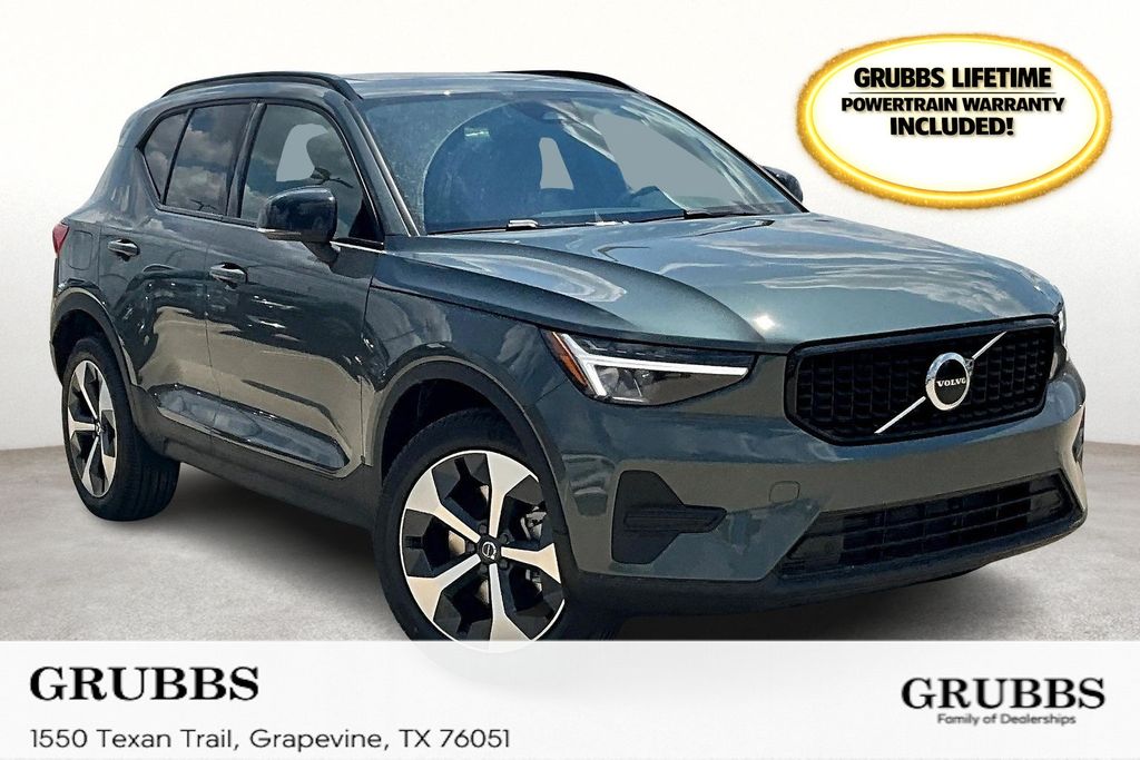 2026 Volvo XC40 B5 Core AWD
