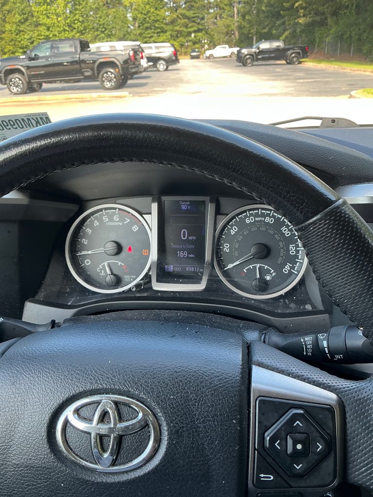 Used 2019 White Toyota SR5 image 4