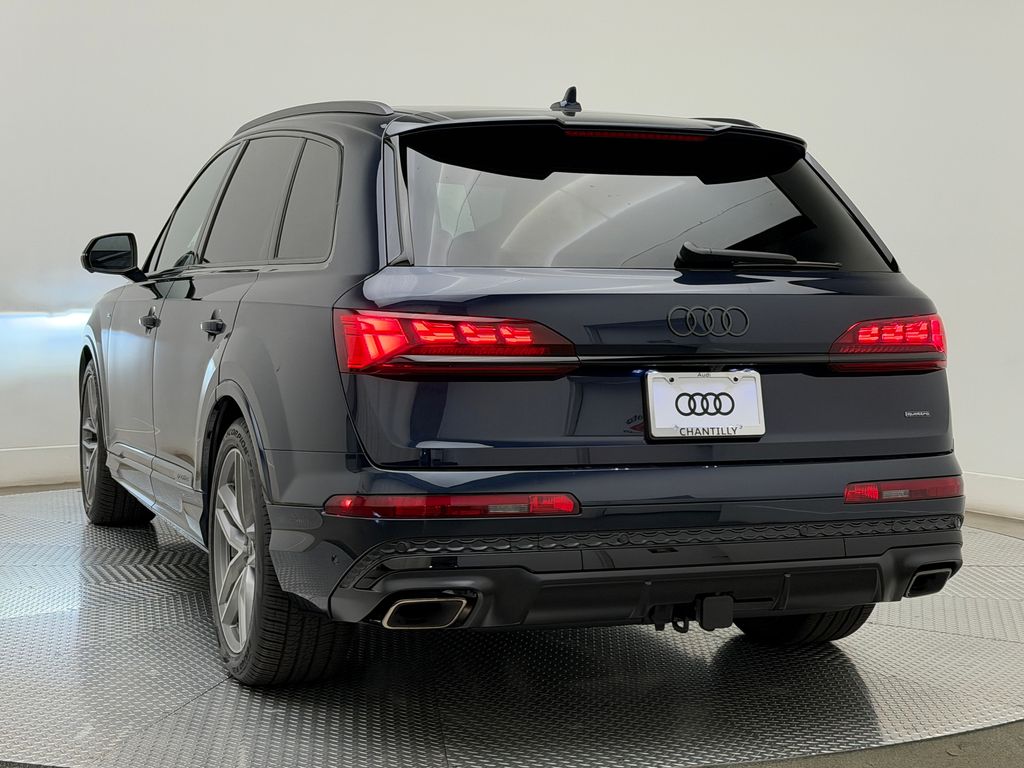 Thumbnail: 2026 Audi Q7 - 8