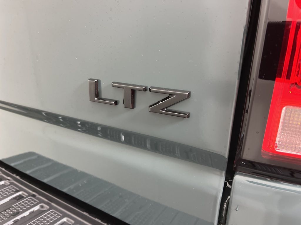 Thumbnail: 2026 Chevrolet Silverado 2500 - 22